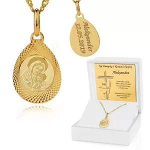 złoty łańcuszek z medalikiem w pudełku z grawerem na prezent na komunie