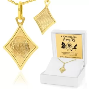 złoty łańcuszek z medalikiem w pudełku z grawerem na prezent komunijny